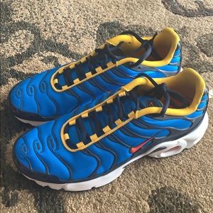 Air Max Plus… Grade School 7y
